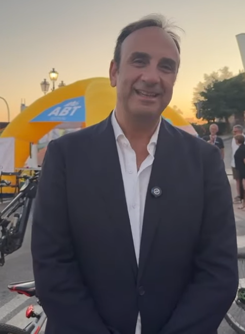 Pino Galluzzo, Parlamentare